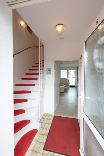 Eingangsbereich - Treppenaufgang zu den Schlafzimmern und Bad