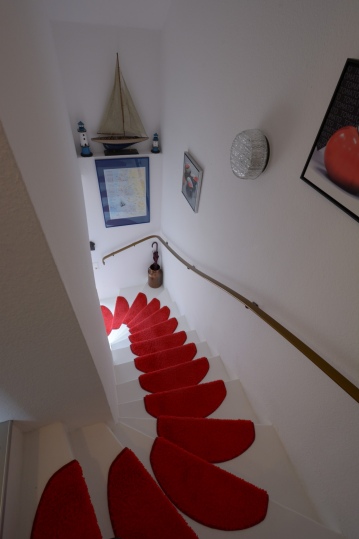 Treppenabgang zum Wohn- und Essbereich / Küche