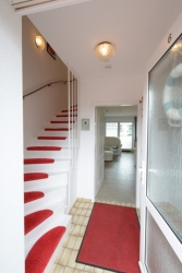 Eingangsbereich - Treppenaufgang zu den Schlafzimmern und Bad